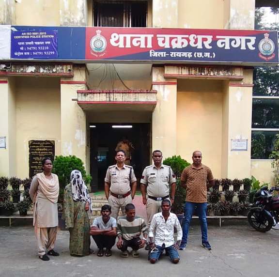 विवाहिता आत्महत्या मामले में पुलिस की सख्त कार्रवाई, दुष्प्रेरण के आरोप में पति समेत चार ससुराली जेल भेजे गए 1 1001458972