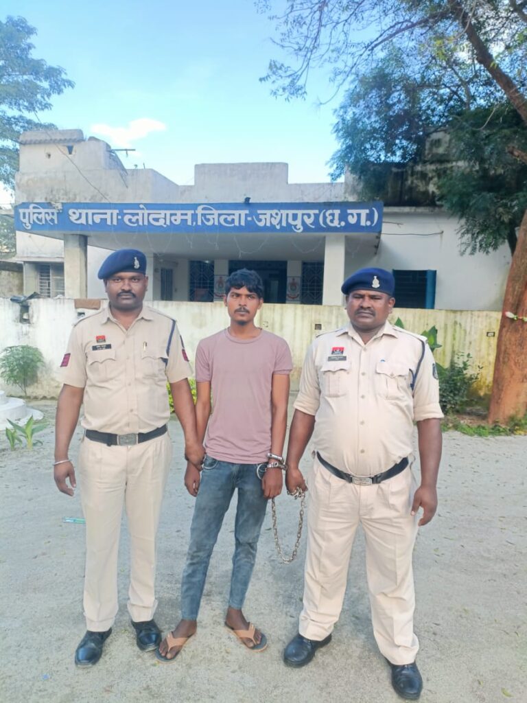 तस्करी का कुख्यात फरार आरोपी महताब खान चढ़ा पुलिस के हत्थे, गिरफ्तार कर भेजा जेल 1 1001463838