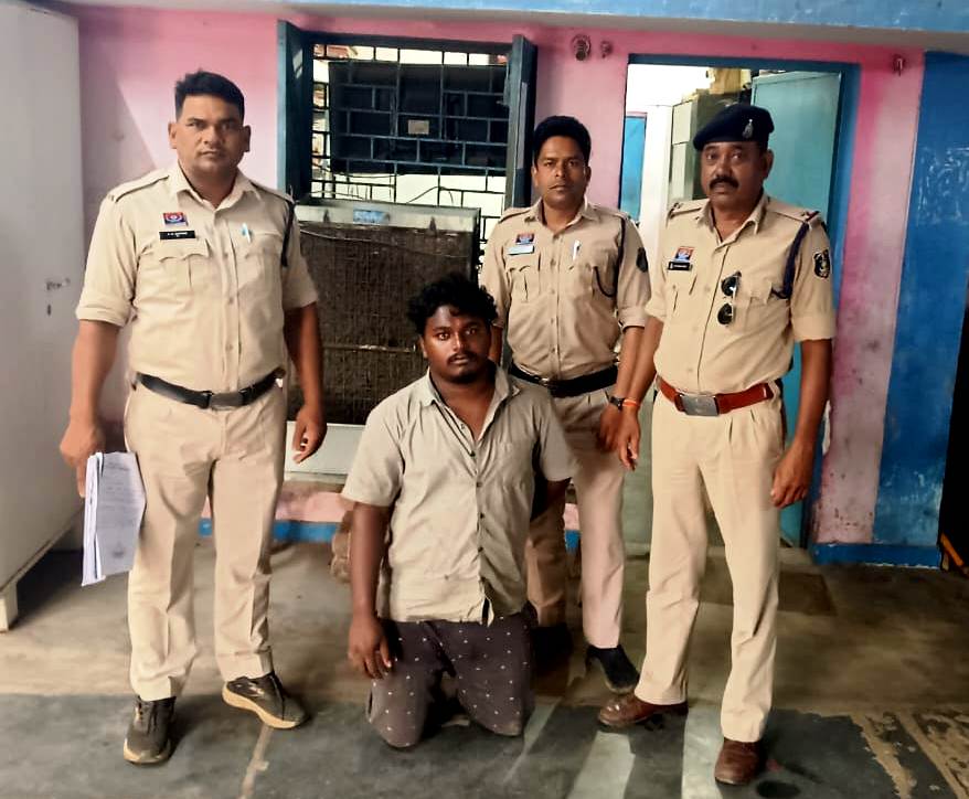 पुलिस ने फरार गांजा तस्कर को पकड़ा, एनडीपीएस मामले में कोर्ट पेश कर भेजा जेल 1 1001491076