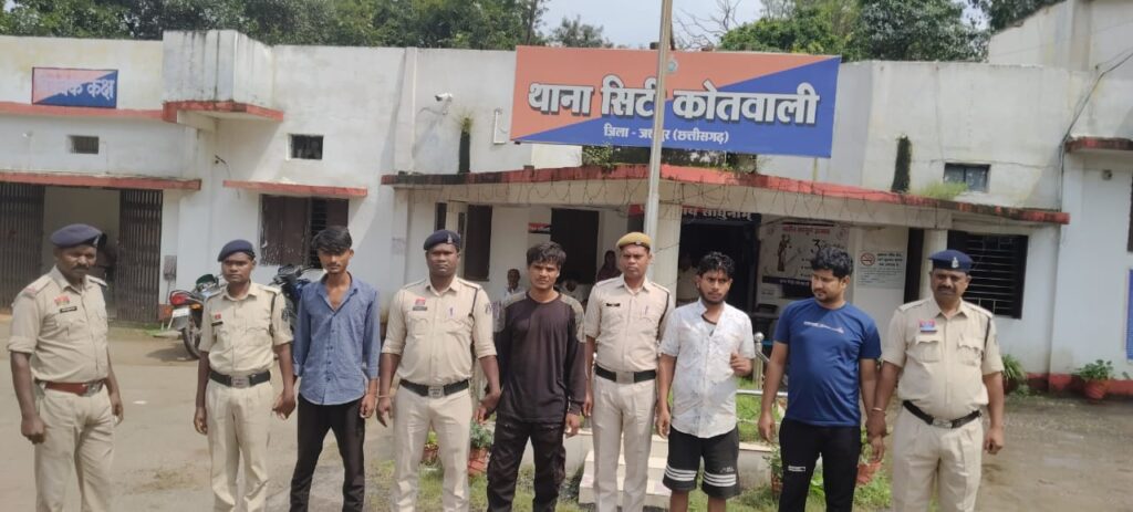 एक ही दिन, दो अलग अलग प्रकरणों में 11 नग गौ वंशों को छुड़ाया तस्करों के चंगुल से जशपुर पुलिस ने, चार आरोपी तस्कर गिरफ्तार 1 1001502489